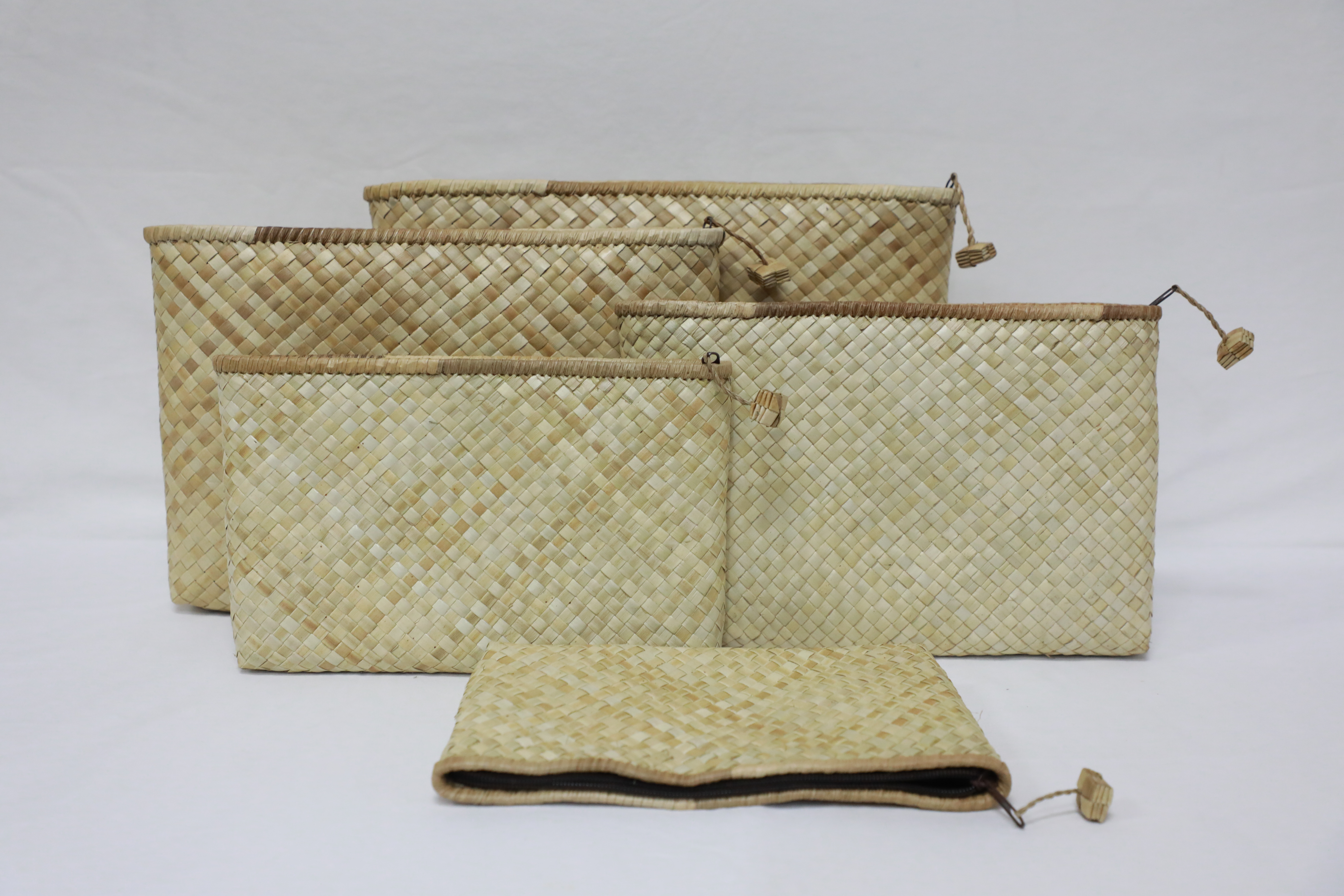 Lauhala S/5 Clutch(Xl 13x9x2/Lrg.12x8x2/Med.11x8x2/Sml.10x7x2/XS 9x6x2)